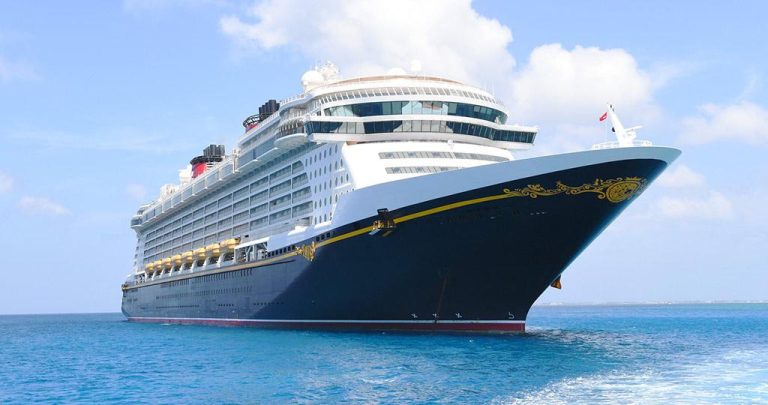 Cardmember Tips: Smooth Sailing with <em>Disney Cruise Line</em>