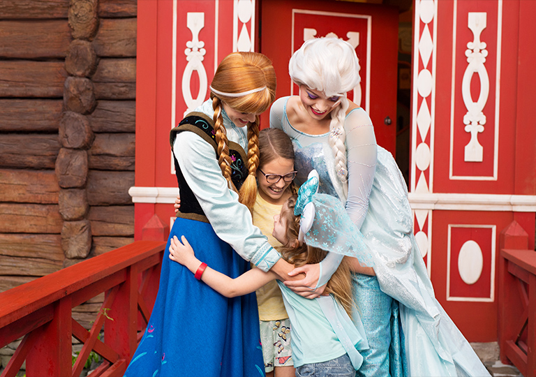 kids meeting Anna and Elsa at Epcot Disney