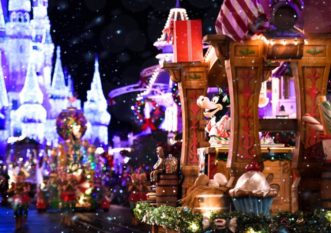 Disney Holidays Events Guide | Disney® Visa® Credit Cards