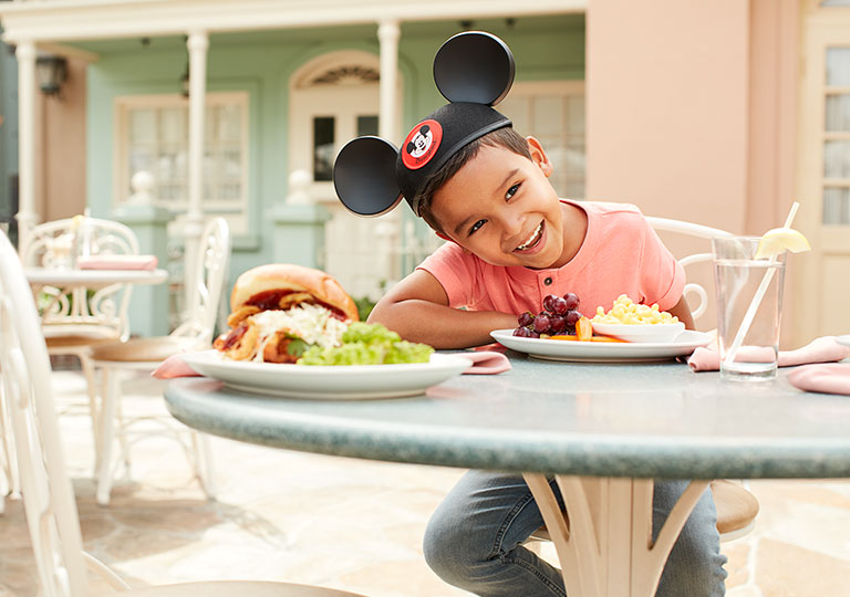 5-disney-rewards-dollars-tips-disney-visa-credit-cards