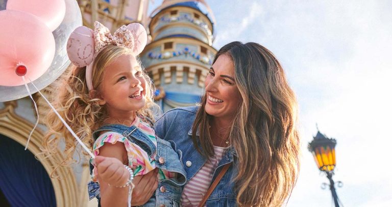 Disney Rewards Cardmember Guide to The World&rsquo;s Most Magical Celebration