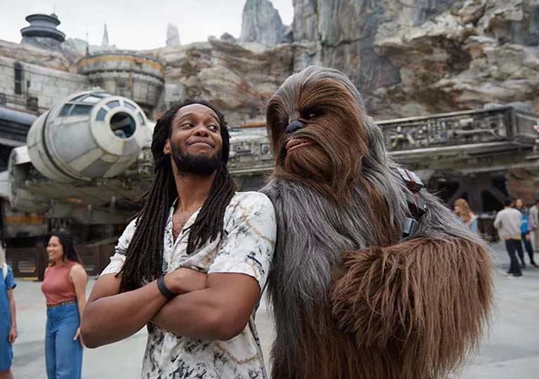 Guy and Chewy posing