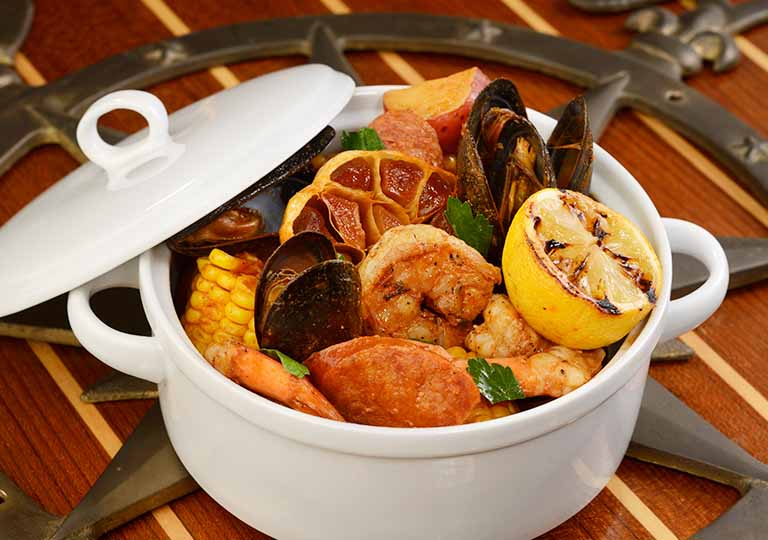 Port Orleans Riverside the Boatwright's Low Country Seafood Boil