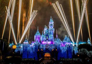 Top Fireworks Views at the Disneyland® Resort | Disney Rewards