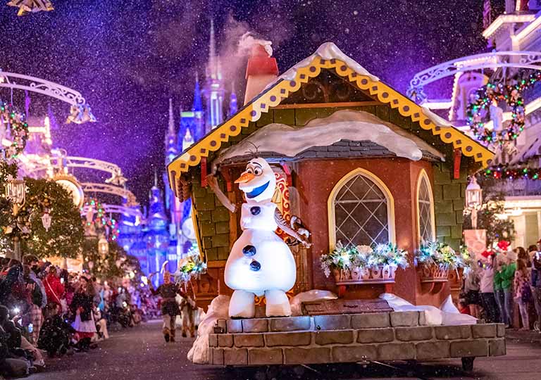 The Ultimate Guide to Parades at Disney Parks | Disney Rewards