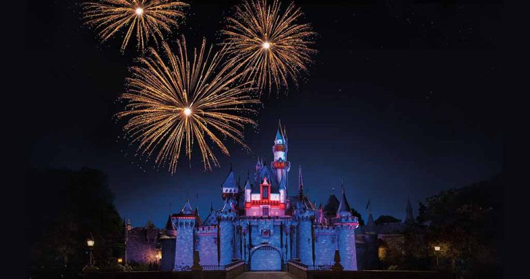 Your Guide to Fireworks at the <em>Disneyland</em><sup>&reg;</sup> Resort