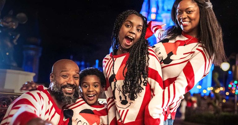 5 Reasons to Get Tickets for Mickey&rsquo;s Very Merry Christmas Party