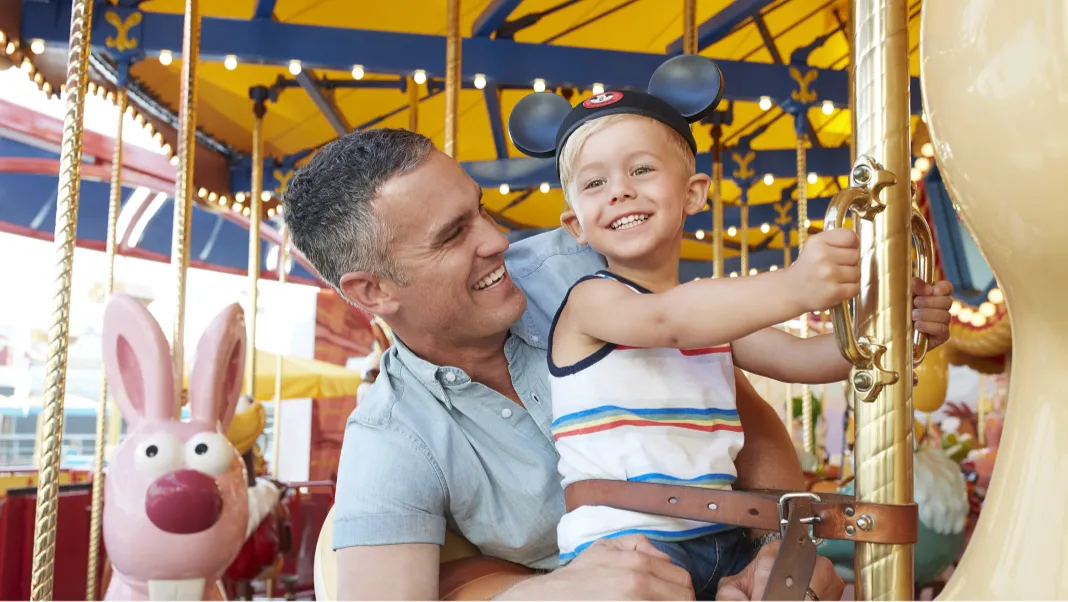 Vacations-and-Experiences_blade_father-son-carousel_712x401