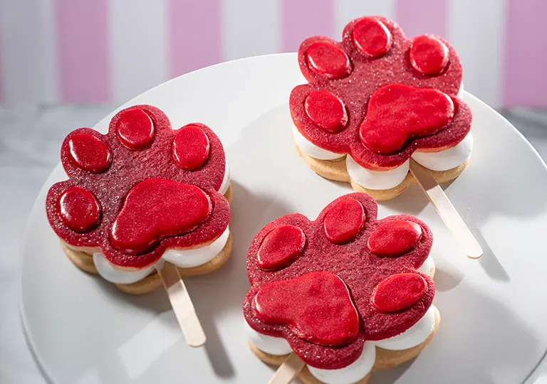 Paw shortbread sandwich at Jumbeaux's Sweets