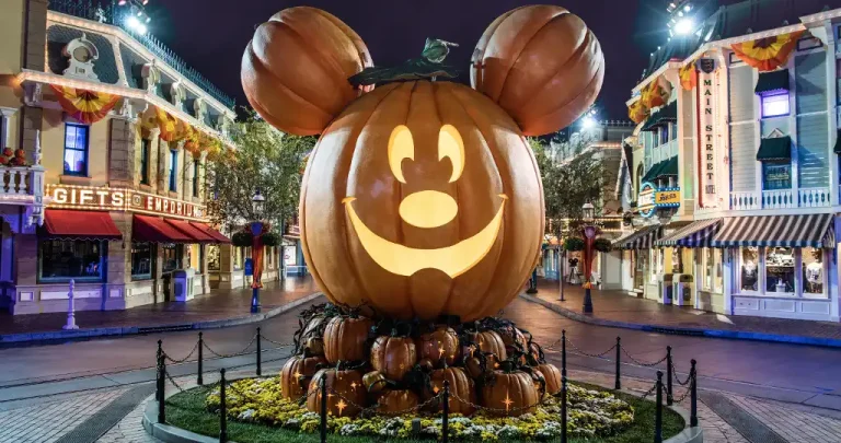 Celebrate Halloween Time at the <i>Disneyland</i><sup>&reg;</sup> Resort